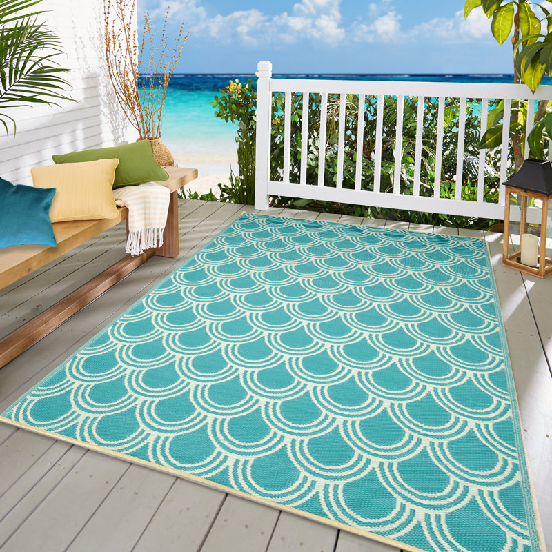 Highland Dunes Kinnear Geometric Aqua Blue Indoor / Outdoor Area Rug